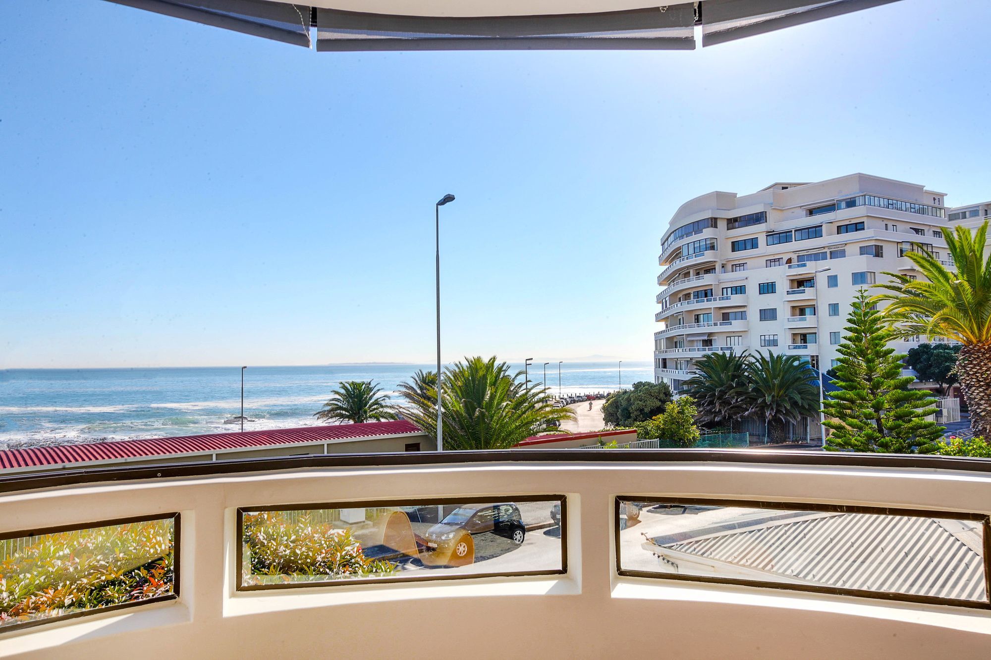 Backup Powered Sea View Apartment On The Promenade Kapstaden Exteriör bild